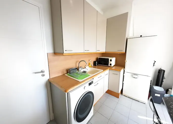 Centre With Air Conditionner * Antibes